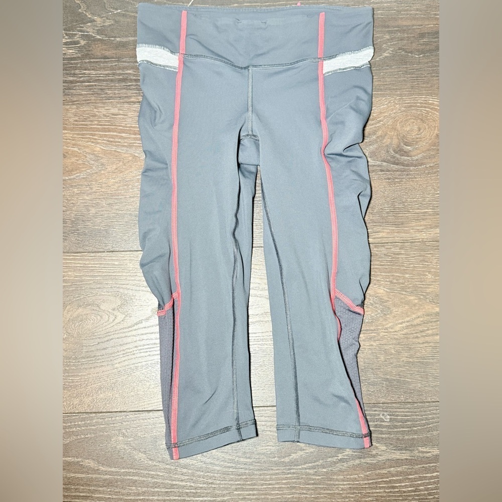 lululemon athletica Gray Cropped Pants with Pink Accents Size 4